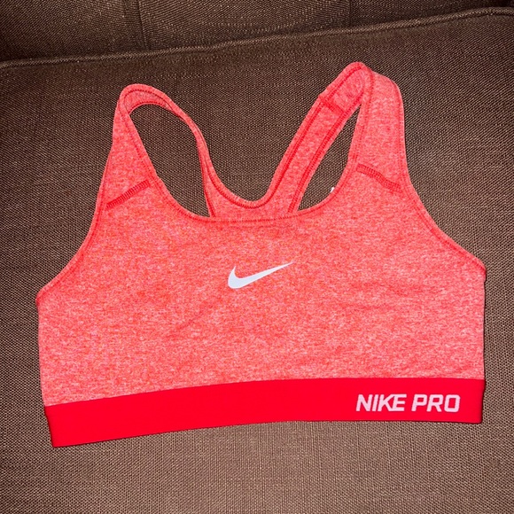 Nike Sports Bra size small - Picture 1 of 4
